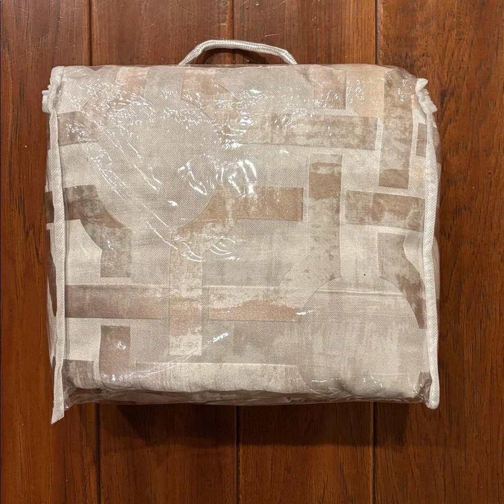 NWOT Hotel Collection Fresco Duvet Cover